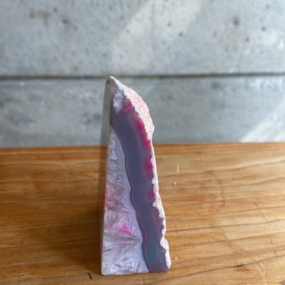 Geode bookend or shelf decor “pink” - Picture 2 of 9